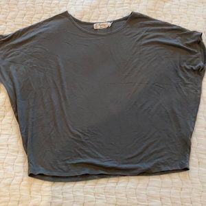 Fighting Eel size S gray top